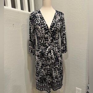 BCBGMaxAzria Monochrome Patterned Long Sleeve Dress‎